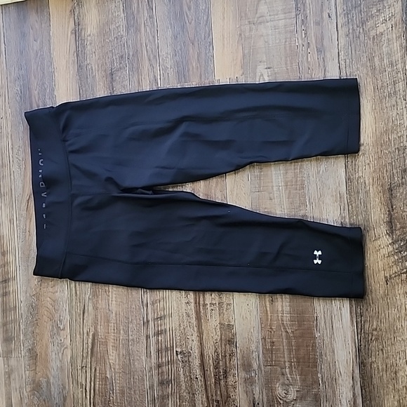 Ladies Under Armour Compression Capri Leggings Sz Large - Picture 1 of 3